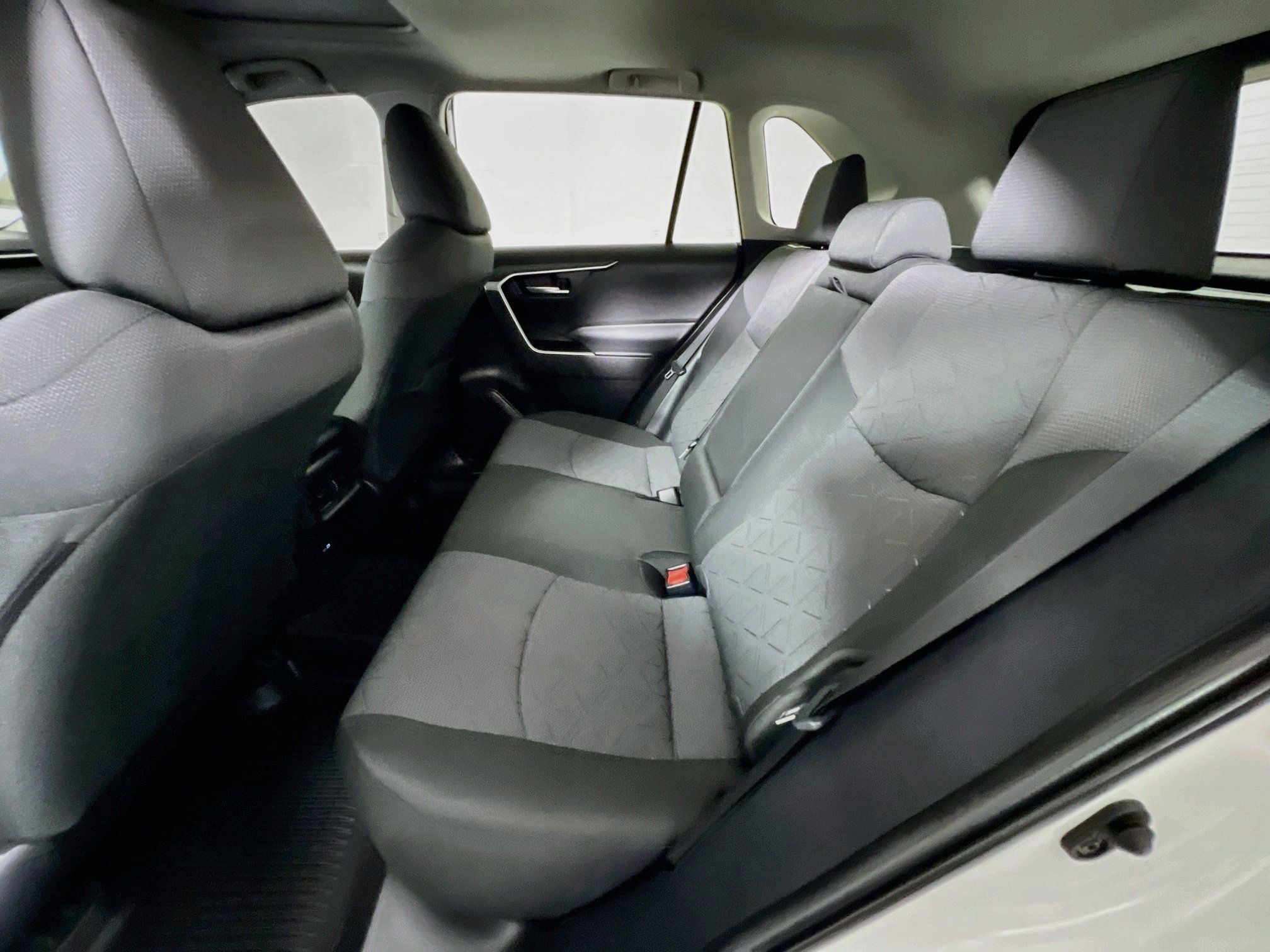 Used 2025 Toyota RAV4 XLE w/ Convenience Package FWD image 28