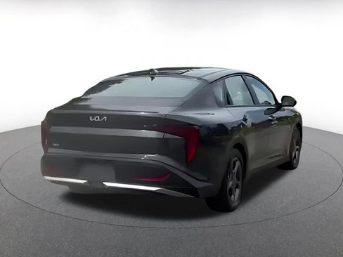 Used 2025 Kia K4 LXS FWD image 9
