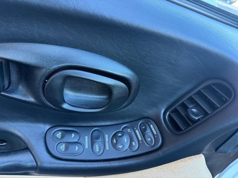 Used 2004 Chevrolet Corvette Convertible w/ Preferred Equipment Group image 18