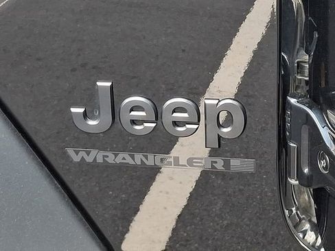 Used 2025 Jeep Wrangler Unlimited Sport AWD/4WD image 30