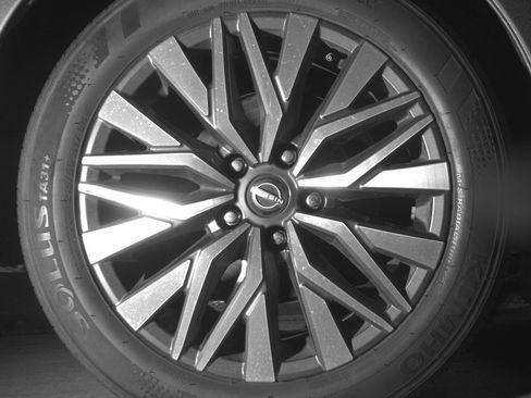 Used 2025 Nissan Altima 2.5 SV FWD image 15