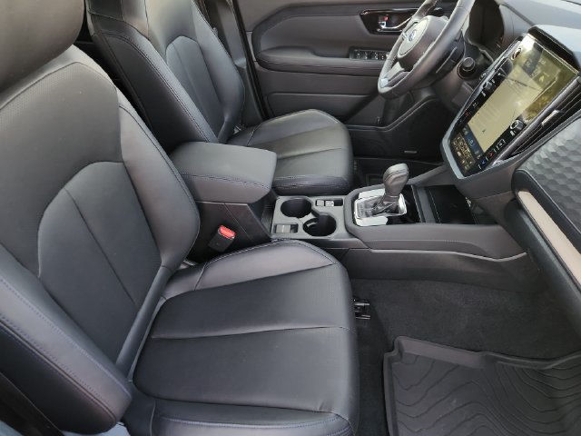 Used 2025 Subaru Forester Limited AWD/4WD image 16