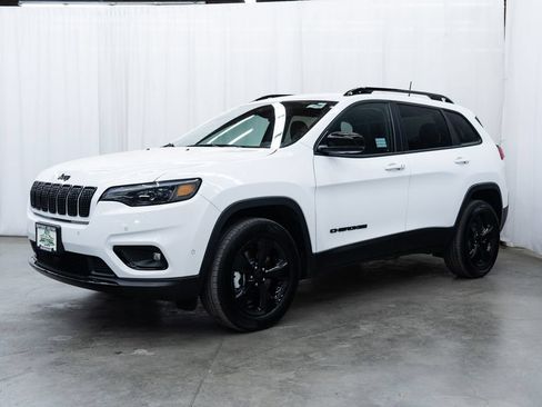 Used 2023 Jeep Cherokee Altitude Lux AWD/4WD image 3