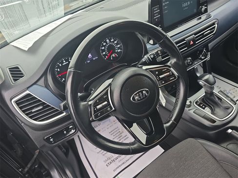 Used 2021 Kia Seltos S image 19