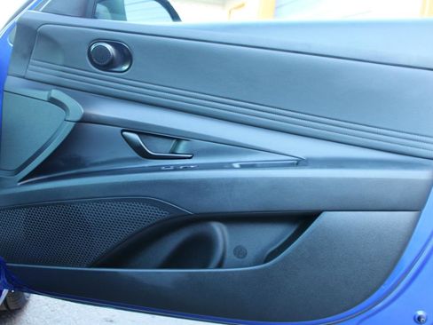 Used 2025 Hyundai Elantra Sport image 42