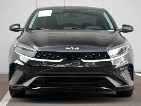 Used 2023 Kia Forte LXS w/ LXS Technology Package FWD image 6