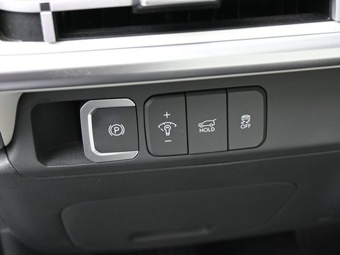 Used 2024 Hyundai Santa Fe SE FWD image 15