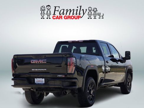 Used 2025 GMC Sierra 2500 AT4 AWD/4WD image 4