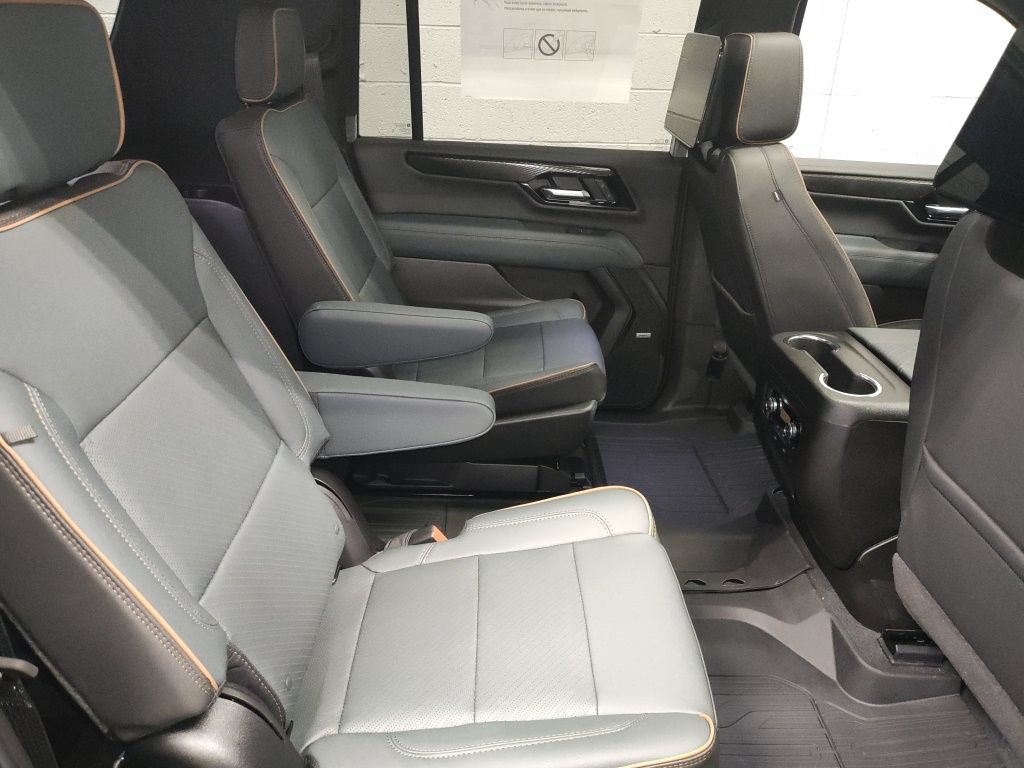 New 2026 GMC Yukon XL AT4 w/ AT4 Premium Plus Package AWD/4WD image 12