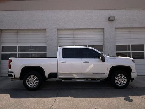 Used 2025 Chevrolet Silverado 3500 High Country w/ High Country Premium Package AWD/4WD image 1