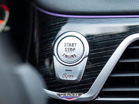 Used 2020 BMW 750i xDrive w/ M Sport Package image 34