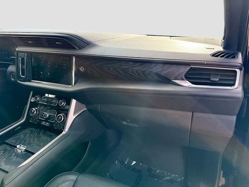 Used 2023 GMC Yukon XL Denali RWD image 29