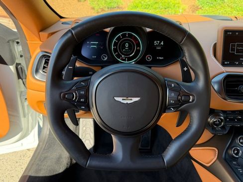 Used 2021 Aston Martin V8 Vantage Coupe RWD image 12