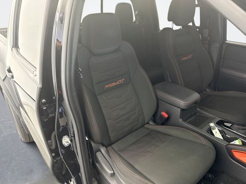 Used 2023 Nissan Frontier PRO-4X w/ Pro Convenience Package AWD/4WD image 19