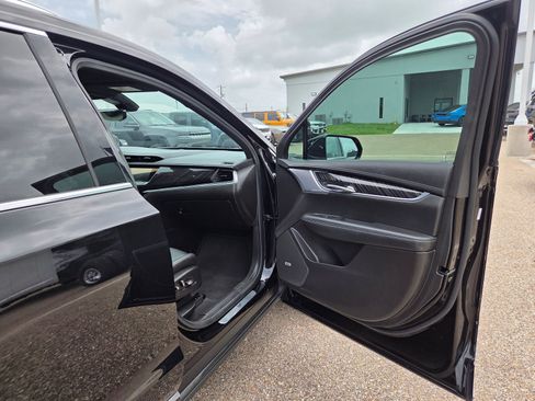 Used 2023 Cadillac XT6 Premium Luxury w/ Technology Package FWD image 20