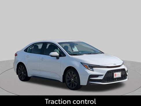 Certified 2026 Toyota Corolla SE FWD image 3