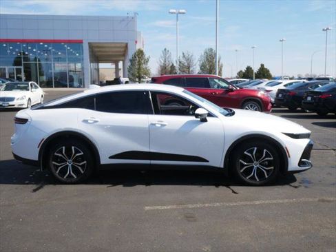 Certified 2023 Toyota Crown XLE image 4