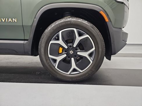 Used 2022 Rivian R1T Adventure AWD/4WD image 11