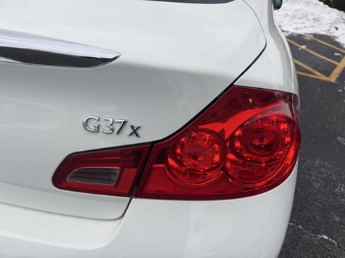 Used 2011 INFINITI G37 x w/ Premium Pkg AWD/4WD image 12