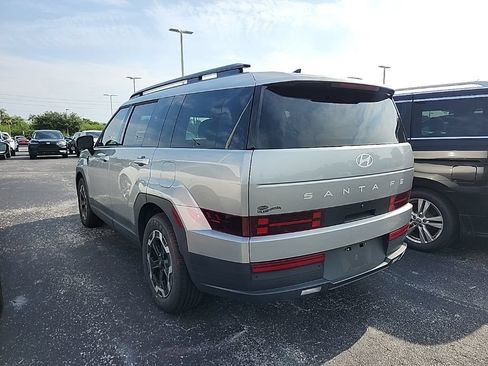Used 2024 Hyundai Santa Fe SEL FWD image 7