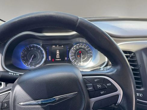 Used 2015 Chrysler 200 Limited w/ Convenience Group image 10