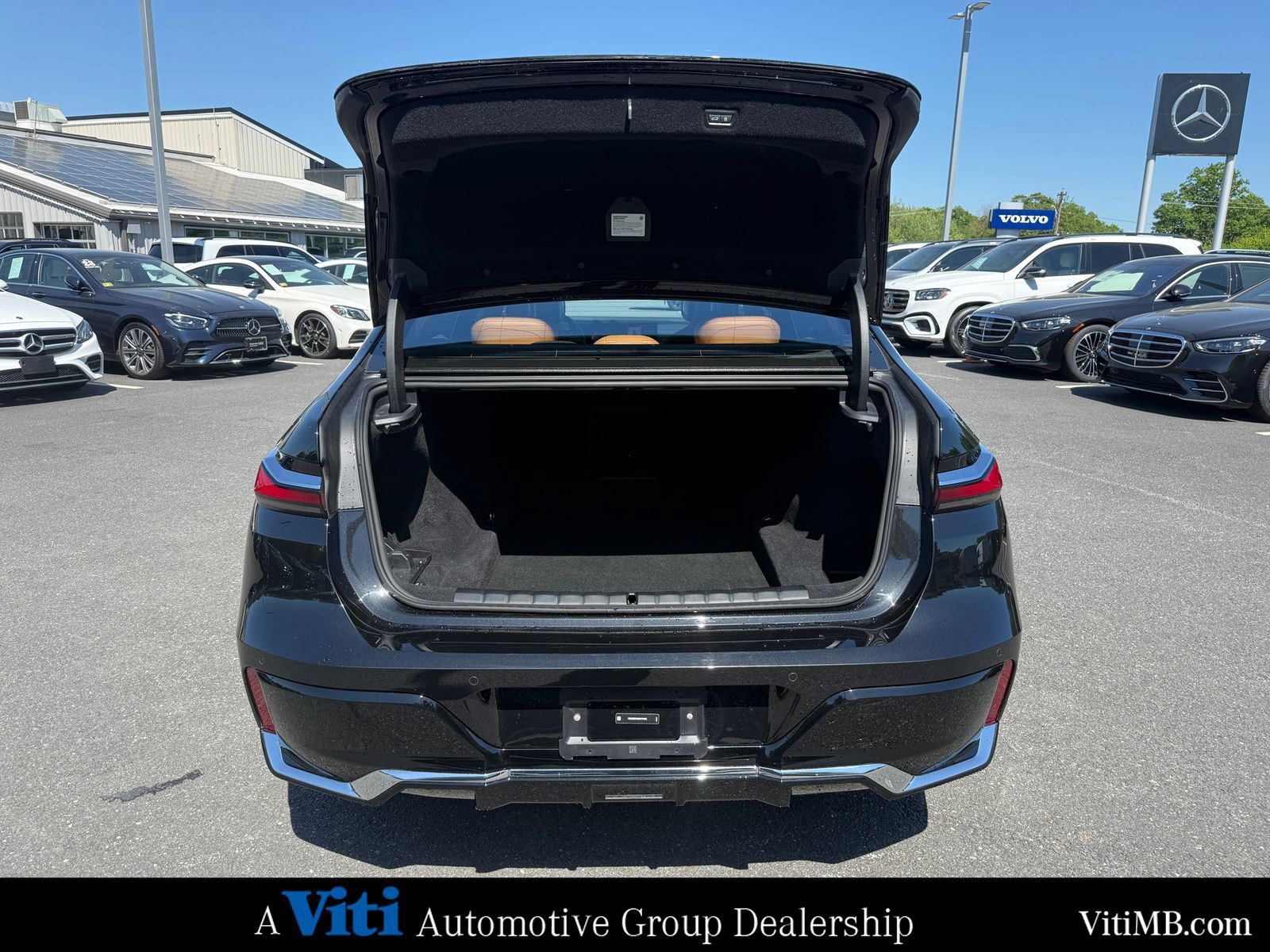 Used 2025 BMW 740i xDrive AWD/4WD image 23
