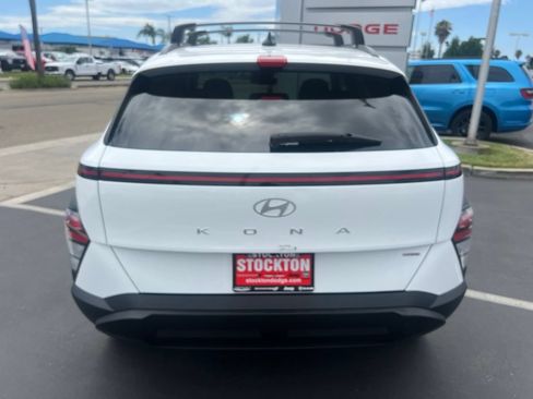 Used 2025 Hyundai Kona SEL AWD/4WD image 18