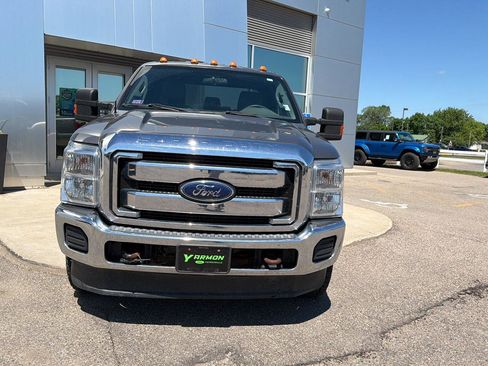 Used 2013 Ford F250 XLT w/ XLT Interior Pkg AWD/4WD image 2