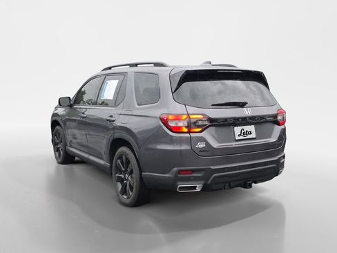 Certified 2025 Honda Pilot Black Edition image 6