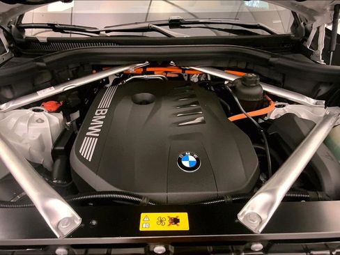 New 2026 BMW X5 xDrive50e w/ Climate Comfort Package image 8