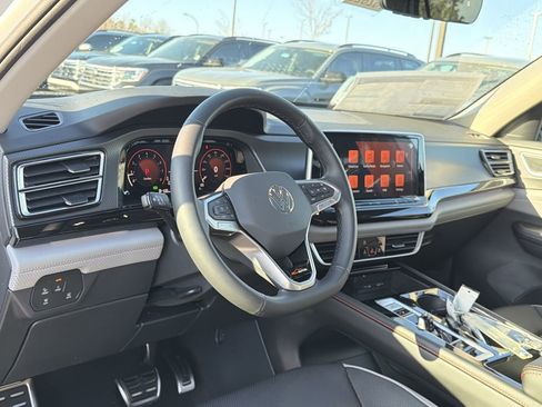 New 2026 Volkswagen Atlas Peak Edition AWD/4WD image 10