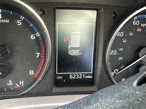 Used 2018 Toyota RAV4 XLE image 9