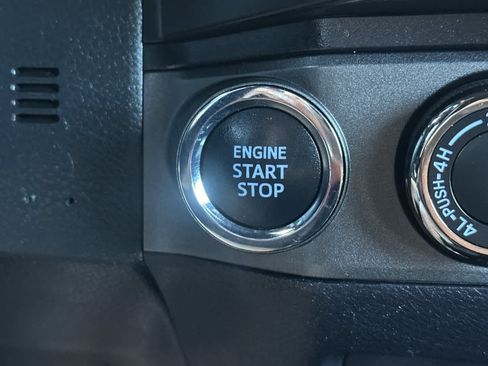 Used 2021 Toyota Tacoma TRD Sport AWD/4WD image 21