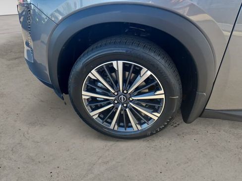 New 2026 Nissan Pathfinder Platinum AWD/4WD image 14