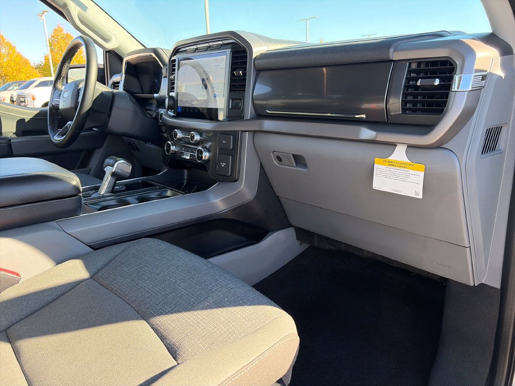Used 2024 Ford F150 Lightning XLT AWD/4WD image 12