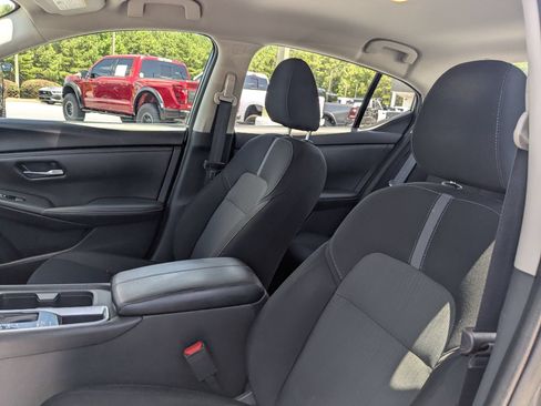 Used 2024 Nissan Sentra SV FWD image 14