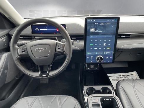 Certified 2025 Ford Mustang Mach-E Select image 3