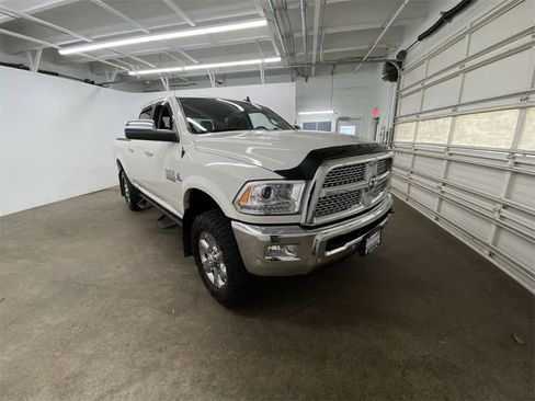Used 2018 RAM 2500 Laramie w/ Convenience Group image 8