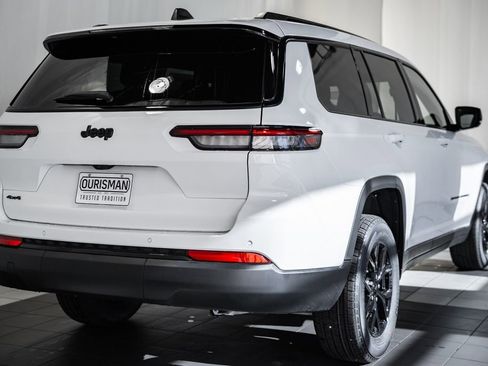 New 2025 Jeep Grand Cherokee L Altitude image 4