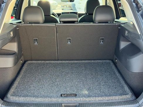 Used 2026 Volkswagen Tiguan SE w/ Panoramic Sunroof Package AWD/4WD image 7