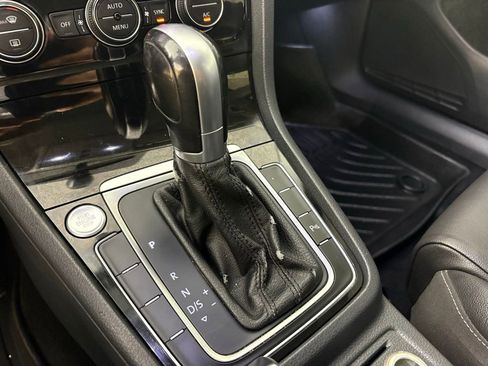Used 2015 Volkswagen Golf SEL FWD image 38