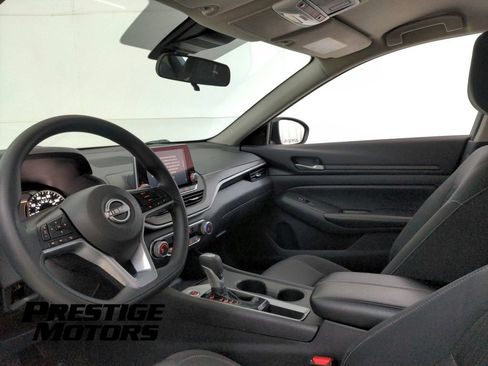 Used 2025 Nissan Altima 2.5 SV FWD image 16
