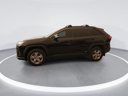 Used 2025 Toyota RAV4 LE AWD/4WD image 5