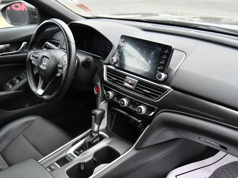 Used 2018 Honda Accord Sport image 42