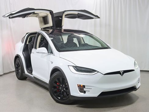 Used 2016 Tesla Model X AWD/4WD image 8
