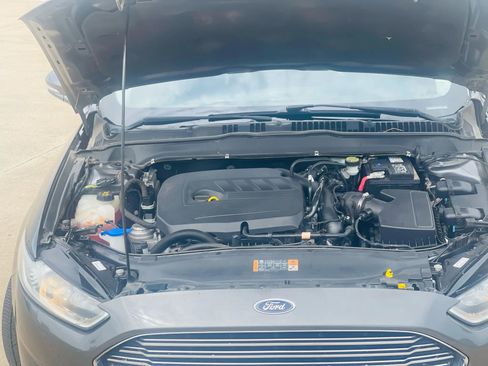 Used 2015 Ford Fusion SE w/ Equipment Group 202A image 14