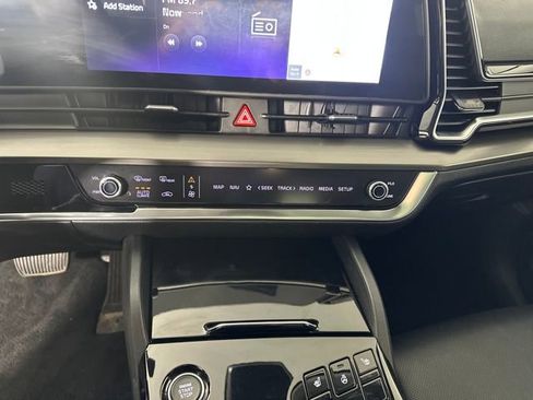 Used 2023 Kia Sportage EX w/ EX Premium Package image 24