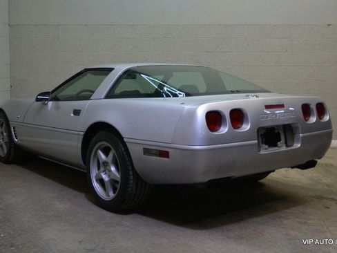 Used 1996 Chevrolet Corvette Coupe RWD image 7