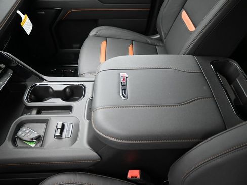 New 2026 GMC Sierra 3500 AT4 w/ AT4 Premium Plus Package image 18