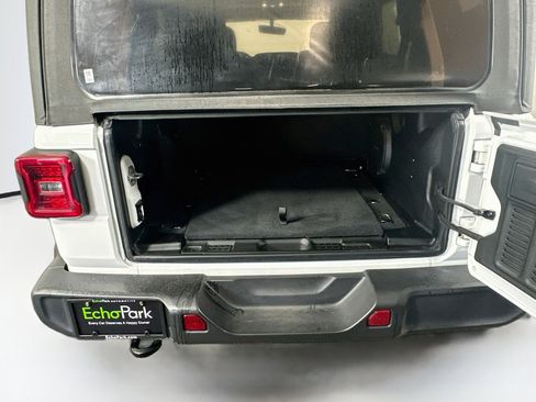Used 2021 Jeep Wrangler Unlimited Sahara AWD/4WD image 27